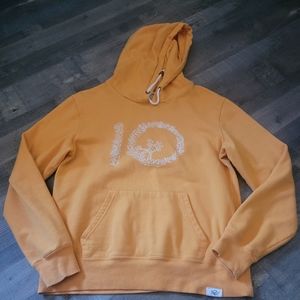 Ten tree sweater size large